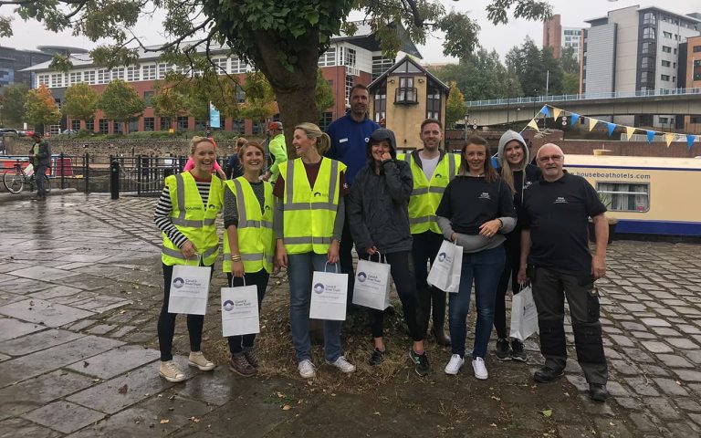 Chloe Lowe, Kirsty Grafton, Tamaris Roberts, Grace Anderson and Tom Lloyd of Born and Raised helping tidy Victoria Quays